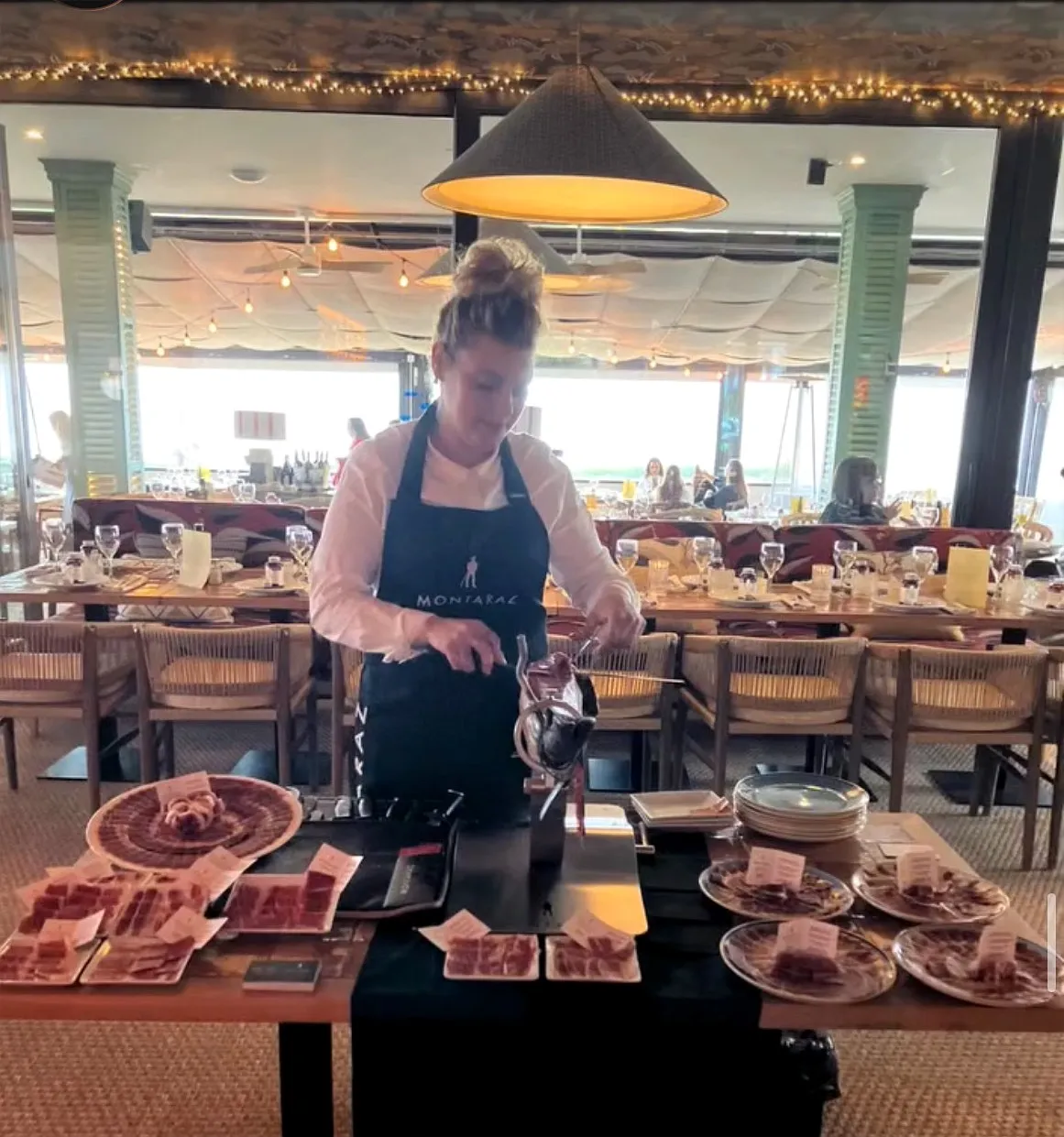 Sandra, cortadora de jamón